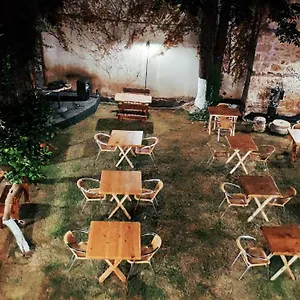 3* Otel Wood House